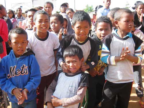 Sourires d'enfants malgaches, les élèves de l'école Akany Aina à Madagascar