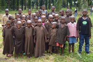Rentrée scolaire pour les élèves de l'école primaire, Fondaf Bipindi, Cameroun