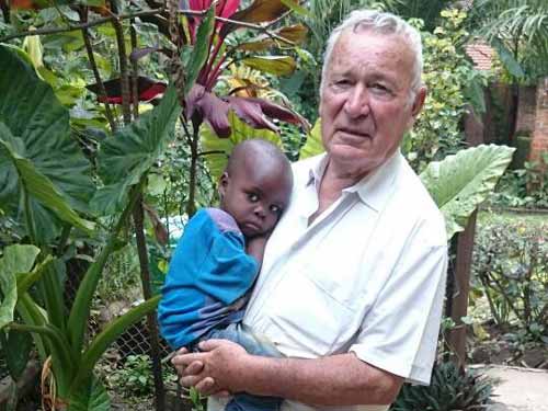 Bébé orphelin d'Afrique recueilli au Village d'Enfants BUMI de Karavia en RD Congo