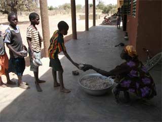 Une cantine pour l'école de Kouila au Burkina Faso