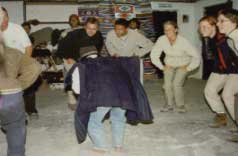 Chaman menant une danse traditionnelle