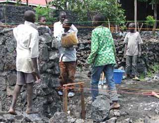 Formation en maçonnerie des enfants soldats démobilisés à Goma