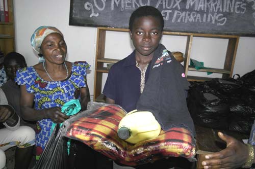Cadeaux de Noël pour les enfants soldats démobilisés à Goma