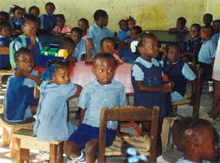 Les enfants de Préscolaire, école St Alphonse à Cité Soleil, Haïti