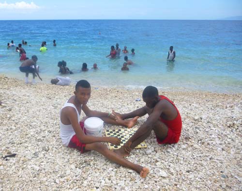 Jeux de plage en Haïti