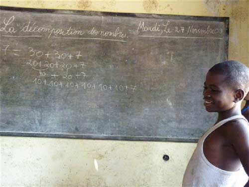Alphabétisation des enfants de la rue au Centre Ndako Ya Biso à Kinshasa