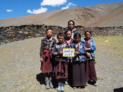 Enfants du Tibet, élèves de la classe 3 de l'école de Ting Kyu au Népal