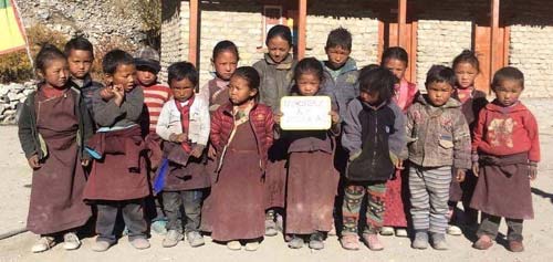 Classe de Nursery 2017 de la Kula Mountain School à Tinje, vallée de Panzang dans le Haut-Dolpo au Népal