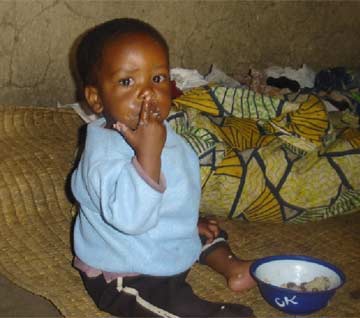 Bébé orphelin du sida au Rwanda