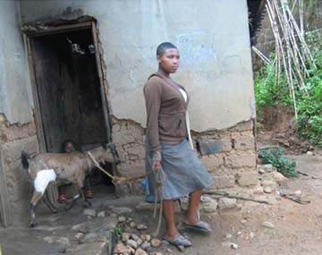 >Maison d'une orpheline au Rwanda