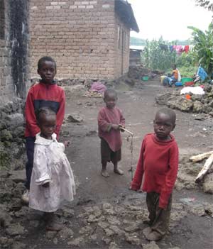 Jeunes orphelins du sida au Rwanda