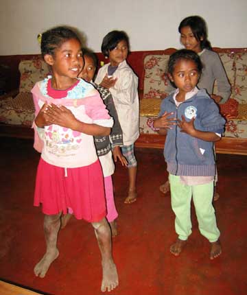 Club de danse moderne au Centre Akany Aina à Madagascar