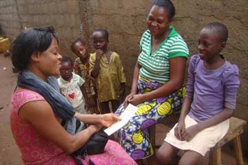 Visite de suivi familial de l'état civil des enfants du Bénin