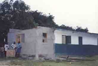 Travaux de rénovation et agrandissement du foyer d'accueil des enfants Pygmées