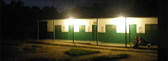 90 ampoules basse consommation éclairent le Foyer Fondaf Bipindi au Cameroun