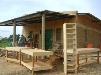 Fabrication du mobilier pour le bureau de la Ferme Pilote de Goma, Burkina Faso