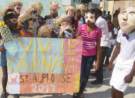 Carnaval des étudiants organisé par les élèves de l'école St Alphonse en Haïti