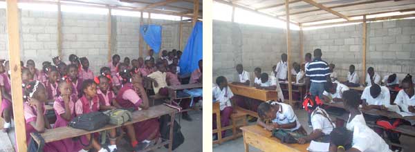 Classe provisoire sous bâches dans la cour, école St Alphonse de Cité Soleil en Haïti