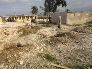 Ecole St Alphonse, Cité Soleil, Haïti - Bâtiments subsistant après le séisme