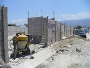 Réhabilitation des infrastructures pour préparer la rentrée scolaire, Cité Soleil, Haïti