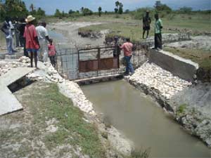 Construction du deuxième barrage, méthode traditionnelle