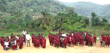 Communauté rurale de Moya au Cameroun, les enfants de l'école