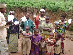 Enregistrement des actes d'état civil à Kaghembe, groupement Muhola, RD Congo