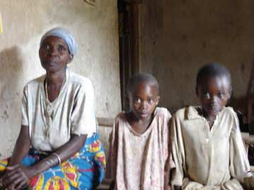 Famille d'orphelins du sida au Rwanda