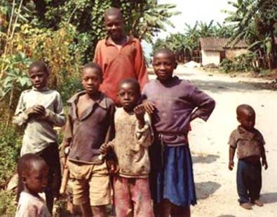 >Frarie d'orphelins du sida au Rwanda