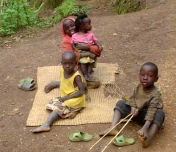 >Fratrie d'orphelins du sida au Rwanda
