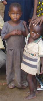 >Frère et soeur orphelins du Sida au Rwanda
