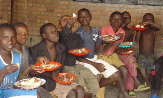 Cantine pour les enfants de rues au Rwanda